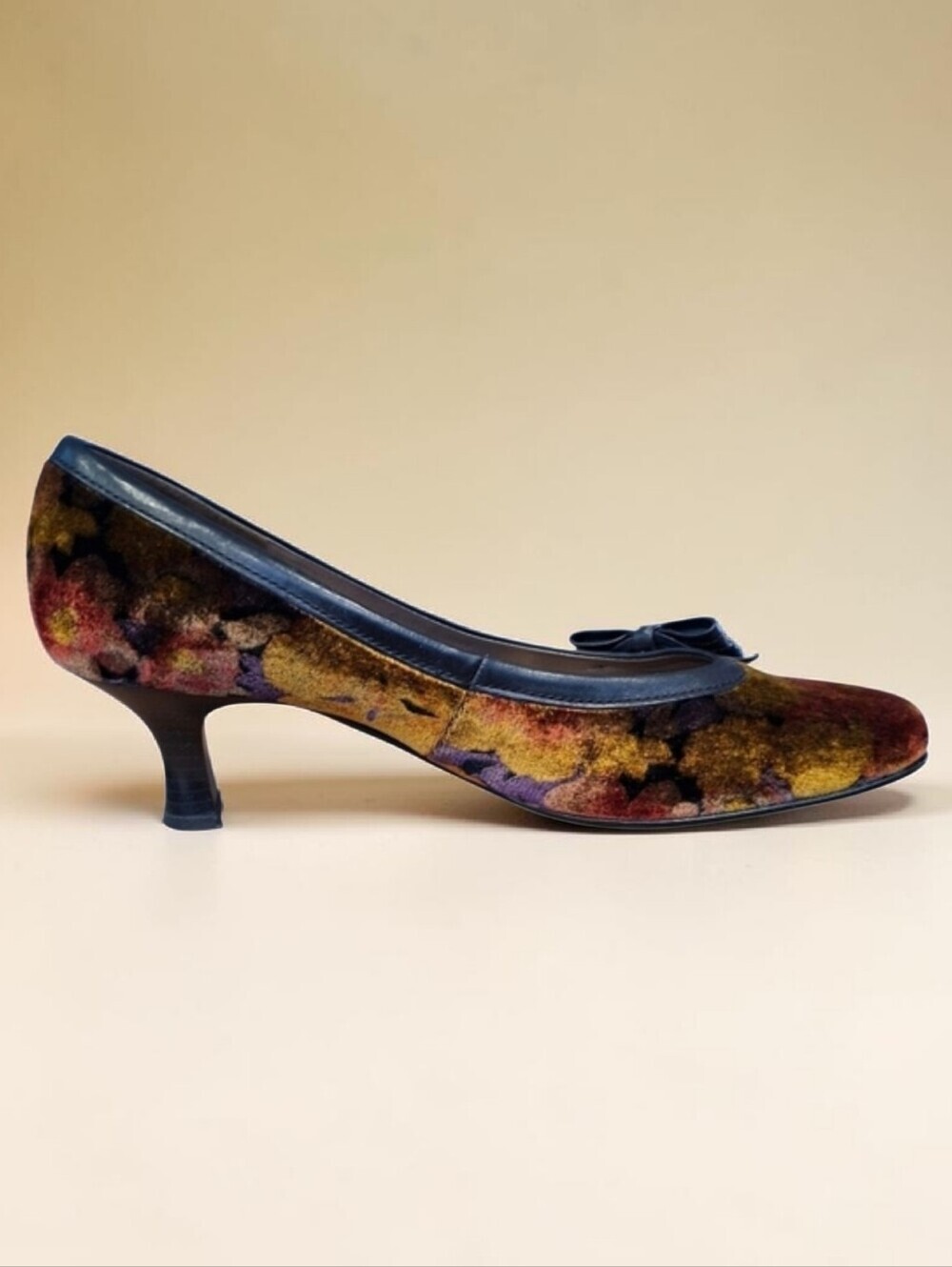 Gabor Vintage Style Multicolor Leather Velvet Pumps with Buckle Mid Heel